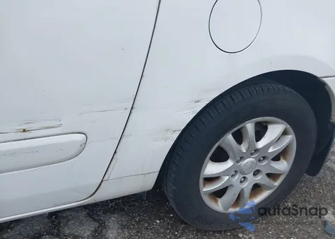 2008 Kia Sedona Ex/Lx z USA, uszkodzony, nr VIN KNDMB233286256467